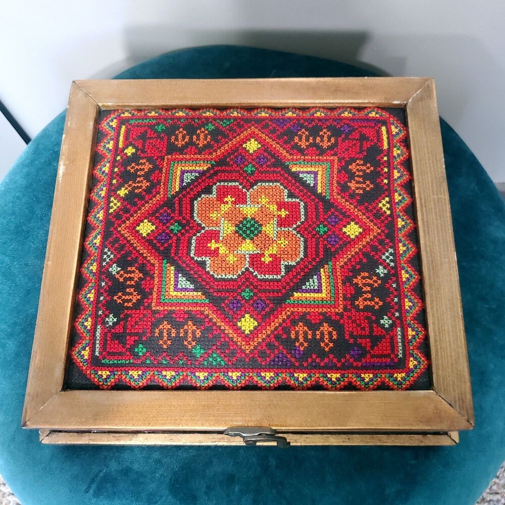 Wooden Jewelry Box Embroidered Top Hand Made Latch Memoir Chotskies Decoration
